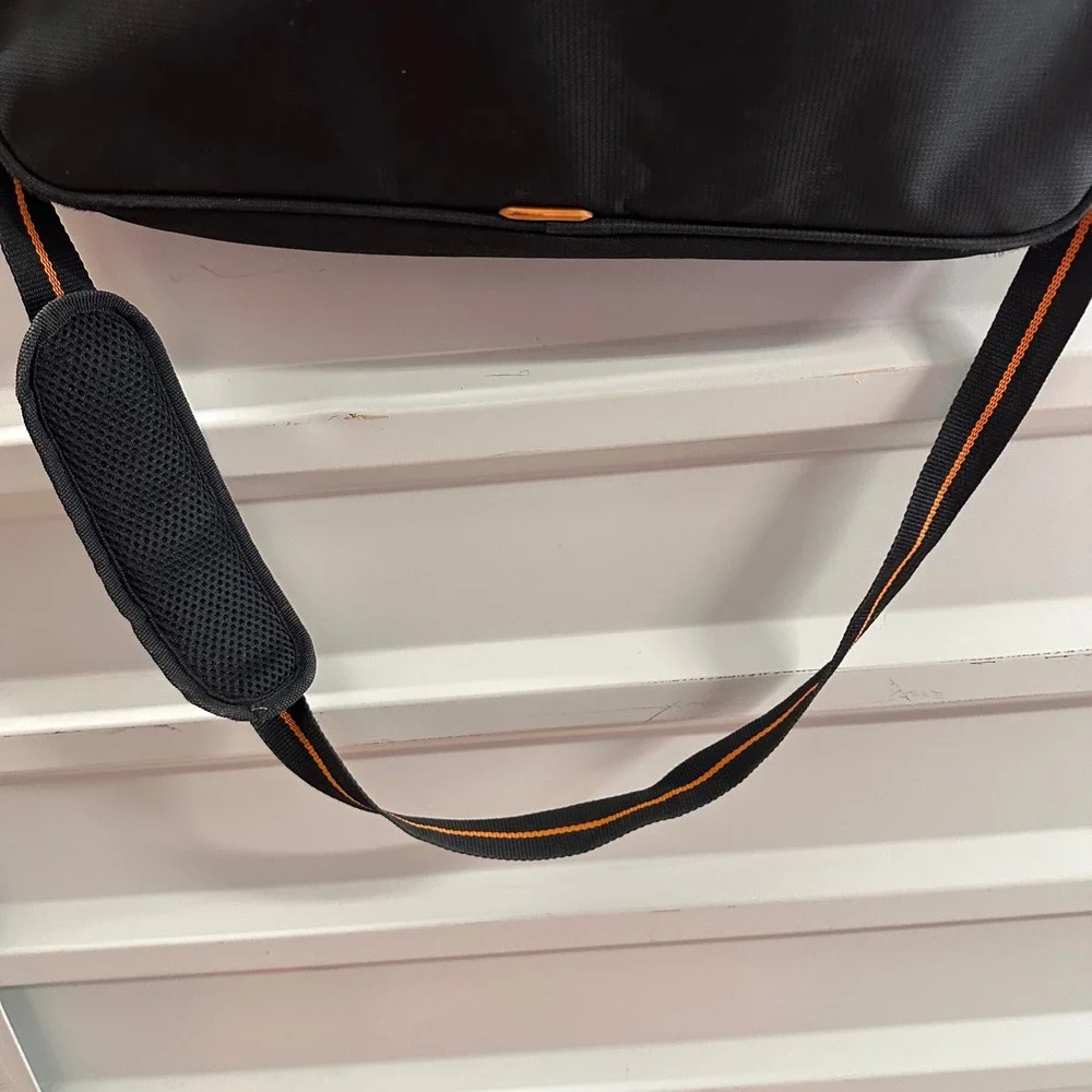 Solo Black Laptop‎ Briefcase Messenger Bag Orange Interior Padded Laptop Sleeve